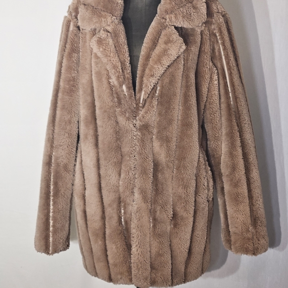 MINKPINK Cozy Teddy Faux Fur Jacket - Toffee Brown Size S - Picture 3 of 11